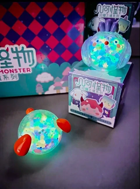 Geometric Monster blindbox 31 format,webp